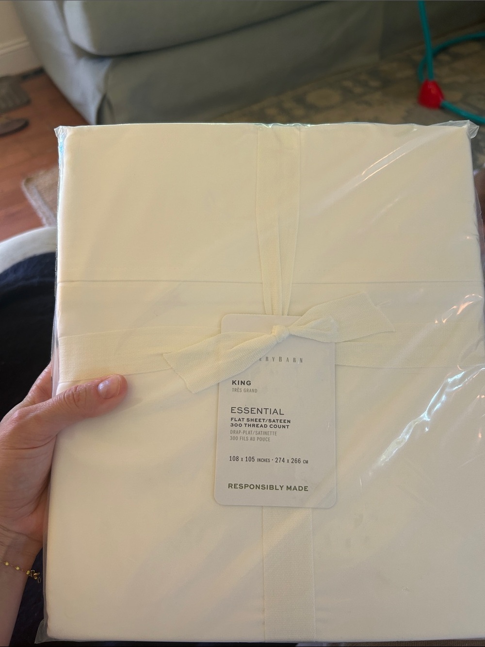 New Pottery Barn Essential King Flat Sheet — white